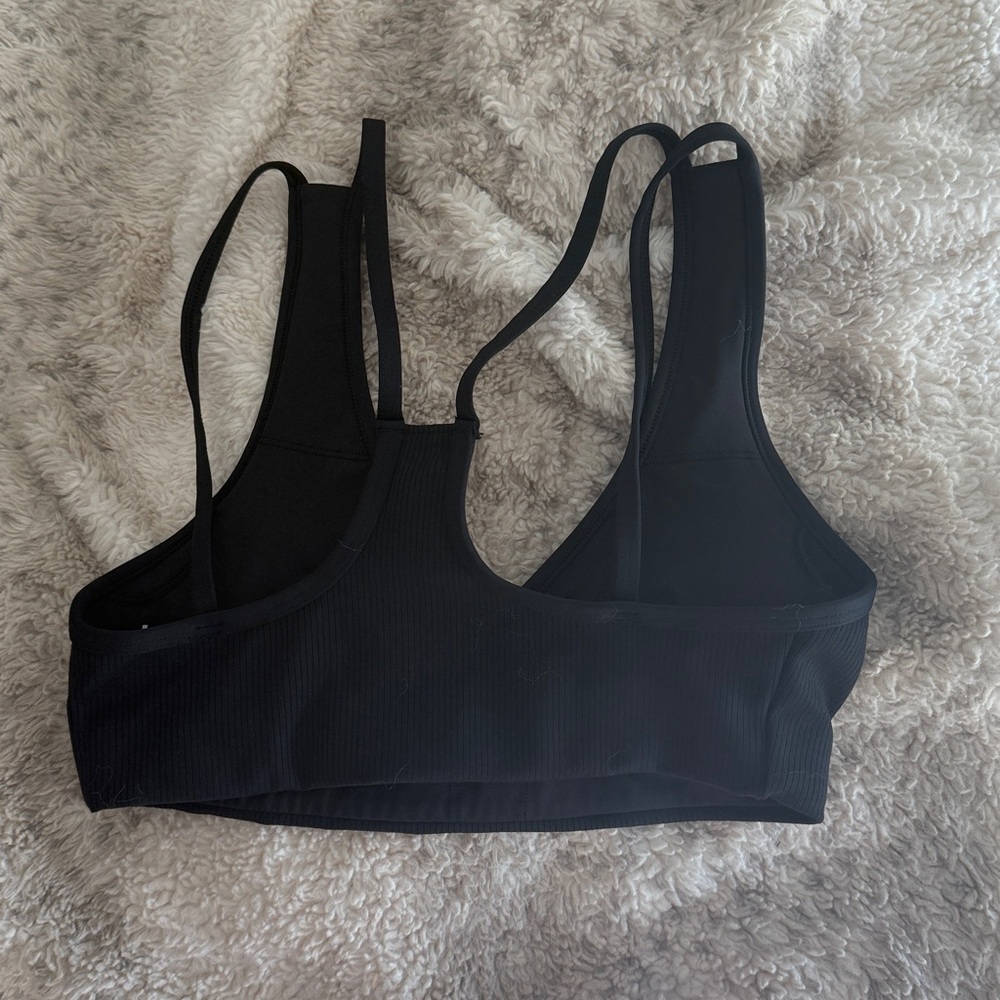 ALO Yoga Black V-Neck Sports Bra - Picture 3 of 3